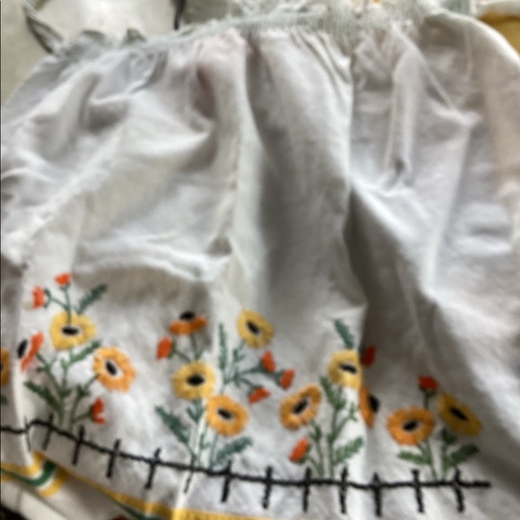 Older adult apron . Made by hand - Picture 2 of 2